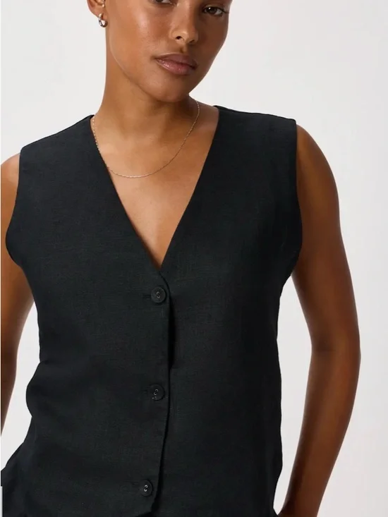 Quince European Sleeveless V-Neck Button Front Black Linen Vest - Picture 3 of 8